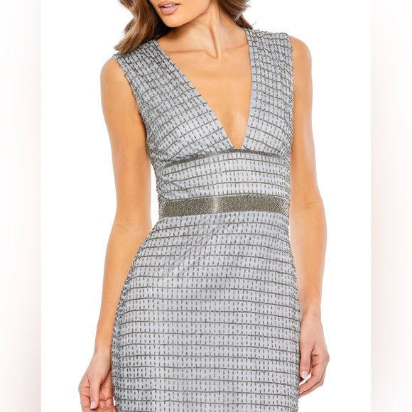 NWT $698 MAC DUGGAL Silver Beaded Cap Sleeve V Neck Column Gown DRESS 5625 - Picture 3 of 5